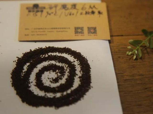 如何根据咖啡粉的不同粗细程度调整冲煮手法?