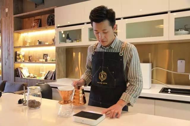 极·食丨咖啡高手揭秘“手冲咖啡”,体验精致生活