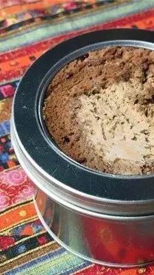 【每日一咖】用自己的态度和温度冲调,咖啡正好中和了小绿叶的甜腻~