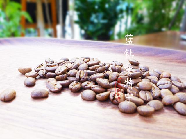 用手工冲调一杯有态度的咖啡