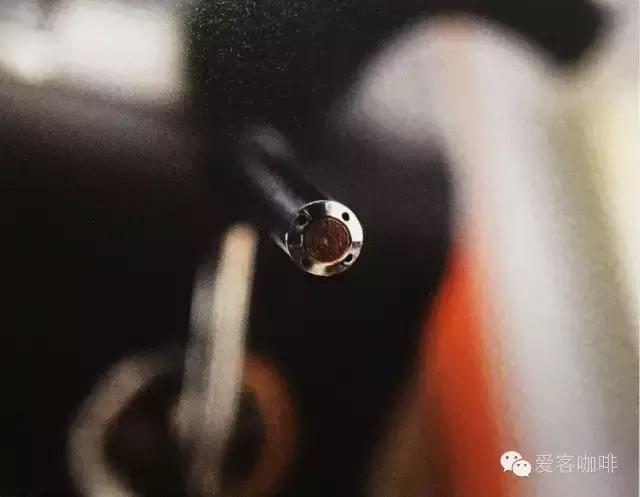 咖啡拉花知识大全 · 咖啡拉花奶泡制作详解(一)