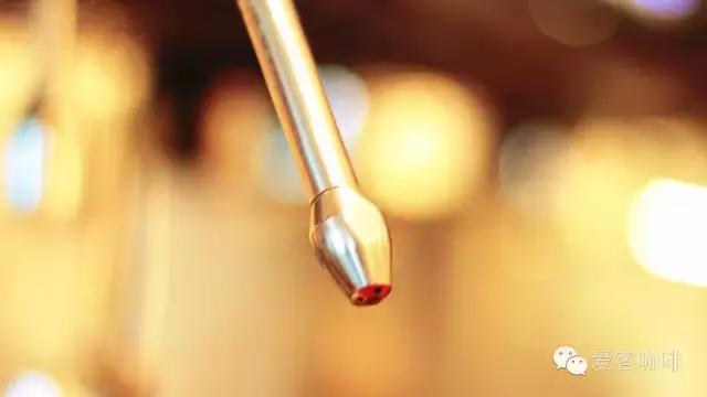 咖啡拉花知识大全 · 咖啡拉花奶泡制作详解(一)