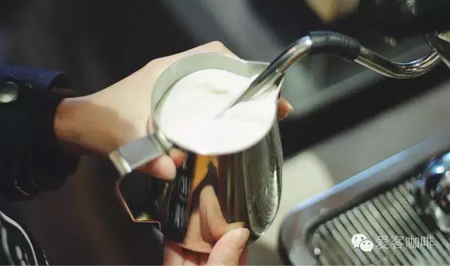 咖啡拉花知识大全 · 咖啡拉花奶泡制作详解(一)