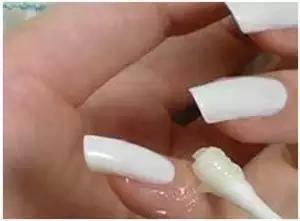 指尖上的咖啡拉花艺术,简约又时尚!