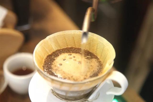咖啡冷知识｜为什么咖啡闻起来比喝起来更香？
