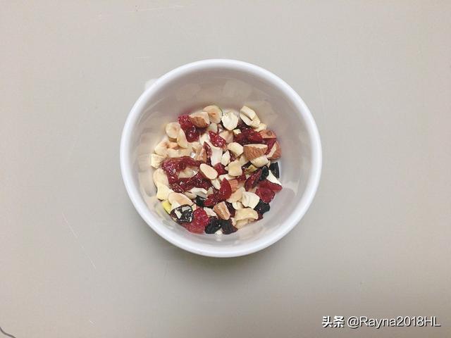 香浓咖啡坚果奥利奥面包,口感丰富、回味无穷,一次发酵更省时