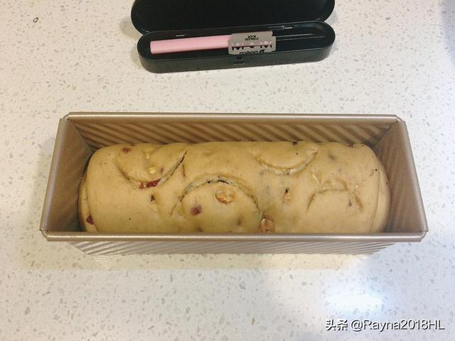 香浓咖啡坚果奥利奥面包,口感丰富、回味无穷,一次发酵更省时