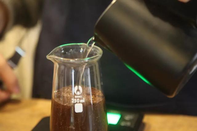 【冷泡咖啡】究竟要泡多久?放冰箱养多久最好喝?