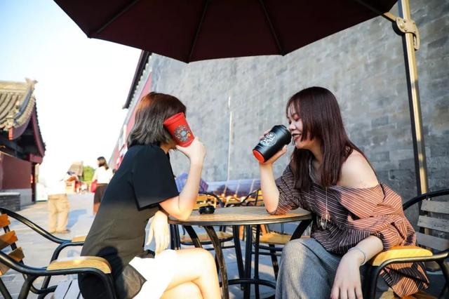 故宫上新！第①款咖啡杯礼盒！现有3色