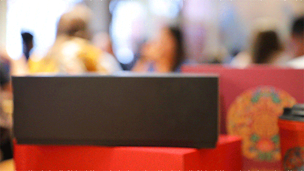 故宫上新！第①款咖啡杯礼盒！现有3色