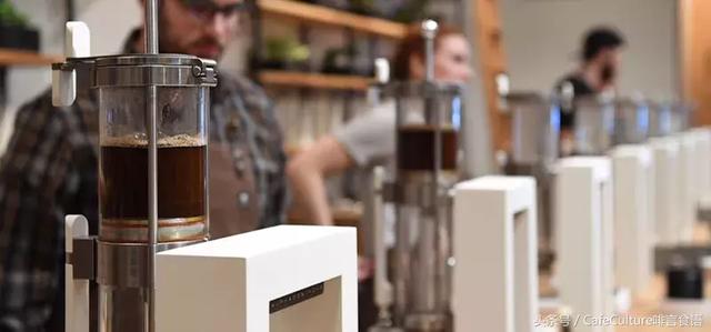 重磅|Alpha Dominche 推出首款家用咖啡壶“The Flask”