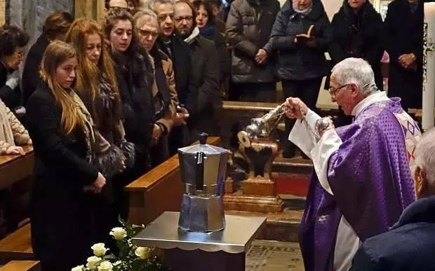 把3亿人从咖啡馆拉回家中的咖啡壶，长成啥样？| 姿势