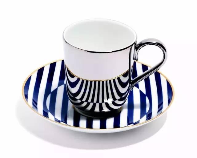 把3亿人从咖啡馆拉回家中的咖啡壶，长成啥样？| 姿势