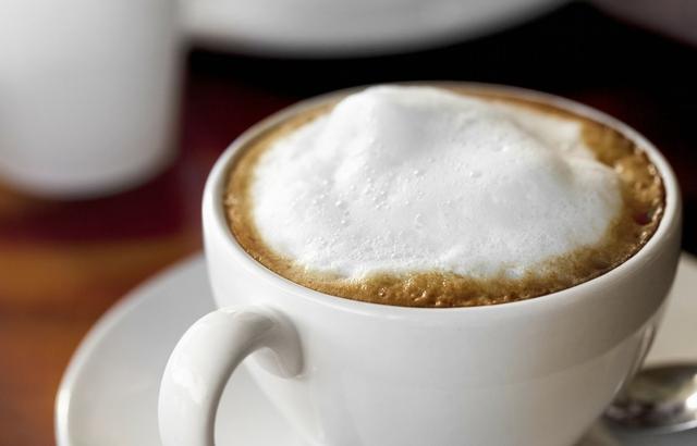 喝咖啡为什么要打奶泡呢？如何才能打出奶泡？