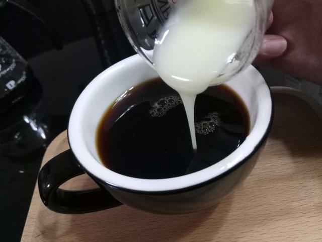 手冲咖啡里加这个就能让你喝出咖啡馆的效果