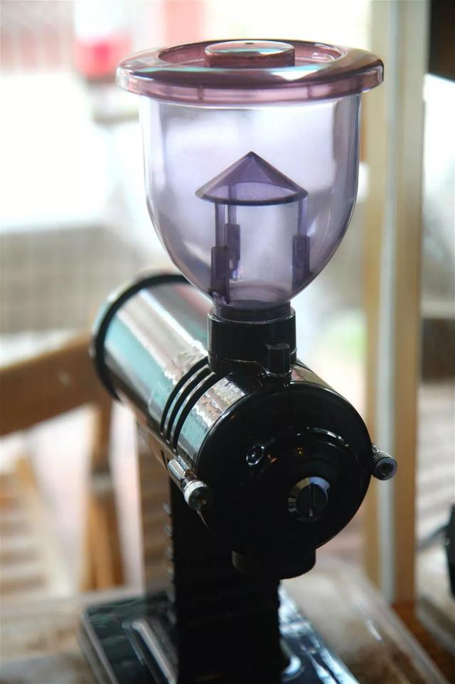 咖啡一定要加牛奶吗？浓缩咖啡和手冲咖啡的区别是什么？