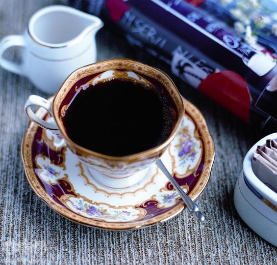 听说巧克力和牛奶更配哦   那咖啡呢？