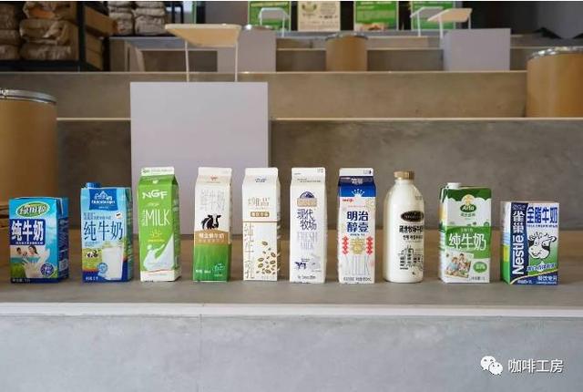 你用什么牛奶做你的那杯卡布和拿铁？咖啡牛奶的比例？