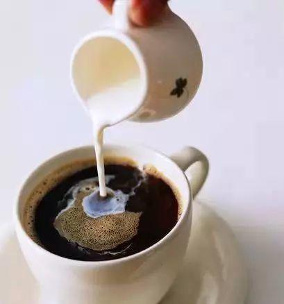 不会拉花没关系！跟着世界级咖啡大师学做百变花式咖啡！