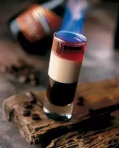 不会拉花没关系！跟着世界级咖啡大师学做百变花式咖啡！