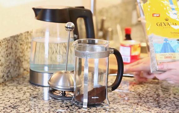 夏日大作战：混合搅一搅就超好喝的泰式香草咖啡