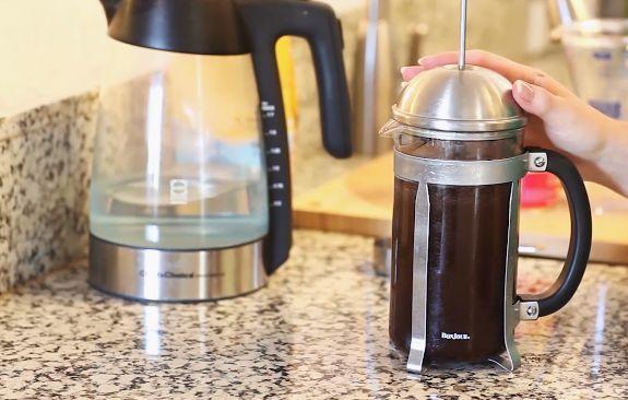 夏日大作战：混合搅一搅就超好喝的泰式香草咖啡