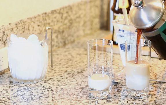 夏日大作战：混合搅一搅就超好喝的泰式香草咖啡