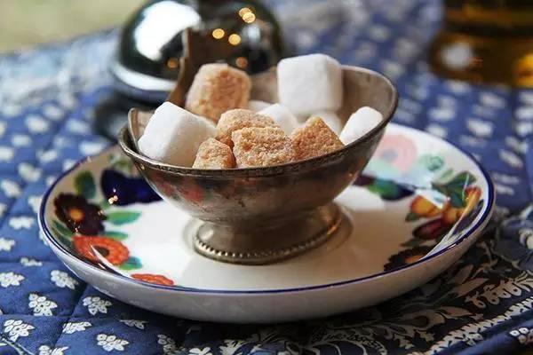 想要咖啡卖得好,你得先学会如何加糖加奶!