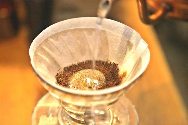 手冲技巧分享｜注水搅拌是什么？有什么作用呢？