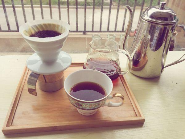 美式咖啡机和手冲咖啡的区别