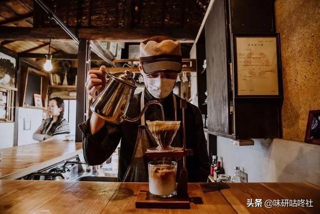 咖啡,你加牛奶么?