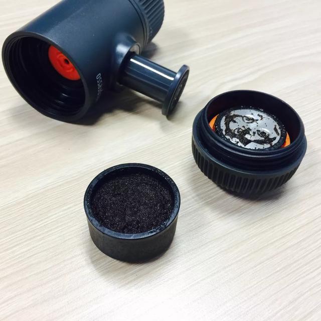 再来测试一款便携式咖啡机Nanopresso,做的咖啡很给力呀
